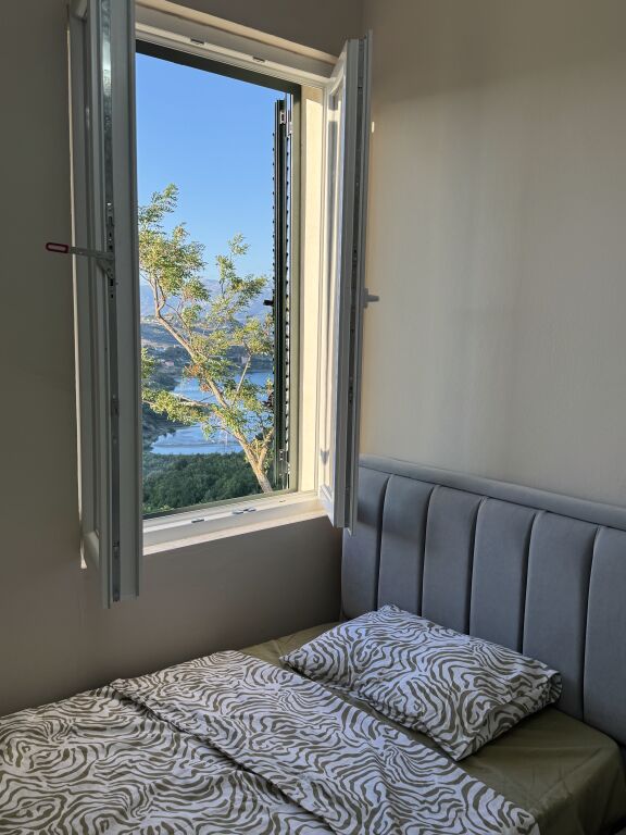 Villa with view of Lake Gjokaj + land