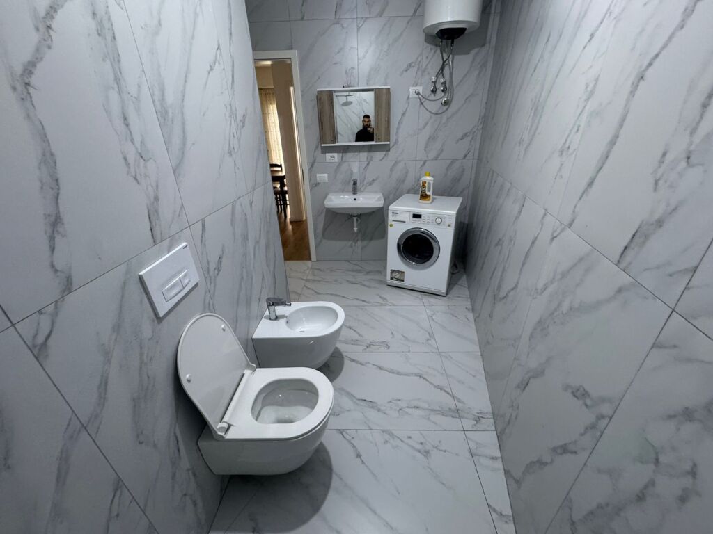 🏡 Appartamento 1+1 in affitto 📍 Indirizzo: Ali Demi, Complesso Kaimi💰 Prezzo: 40.000 lek / mese