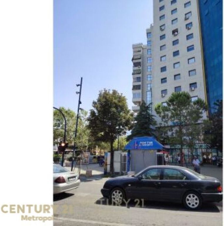 PREMISES FOR RENT FOR OFFICES AT THE FORMER TRAIN STATION 700 € /Month Total Area 130m2