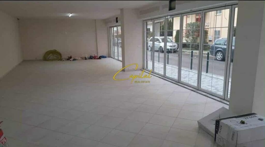 BUSINESS PREMISES FOR SALE 100 M2 DRY LAKE 210,000 EURO