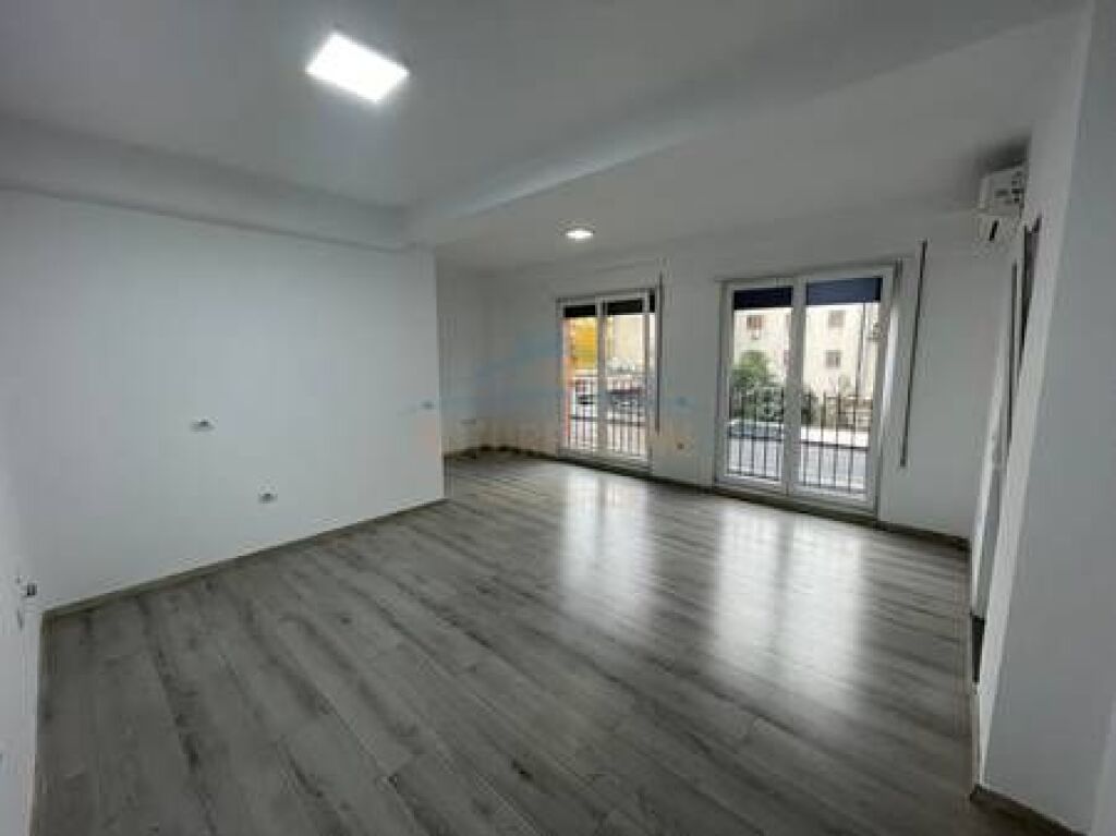 Qera, Apartament 1+1 , 21 Dhjetori, Tiranë