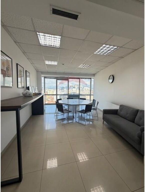 Ufficio in affitto Selvia ! 2400€