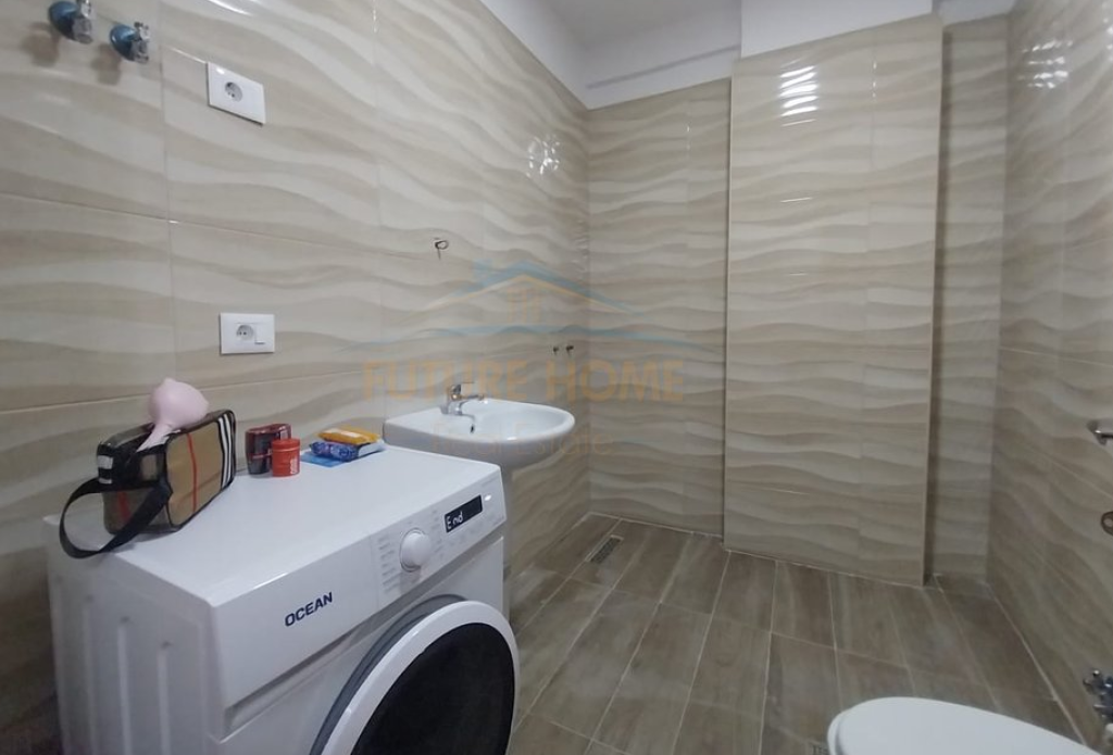 Qera, Apartament 2+1+2+Post Parkimi, Rruga 5-Maji, Tirane.