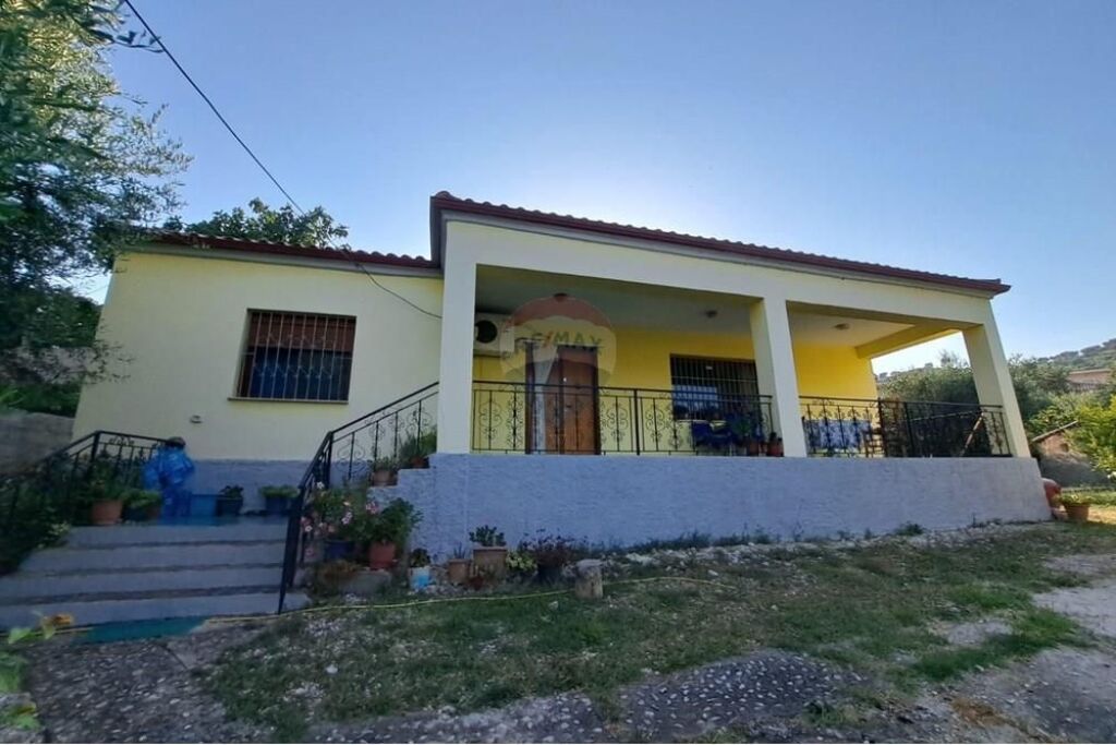 🏡 SHTËPI PRIVATE PËR SHITJE – KARBASH, VLORË