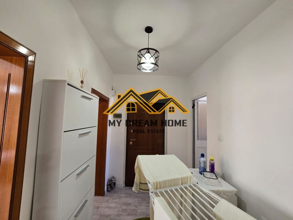 JEPET ME QERA APARTAMENT 2+1 , PRANE MARKATES DURRES !