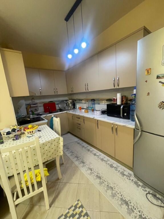 Shitet apartament 2+1 tek Nela 6 ne Yzberisht