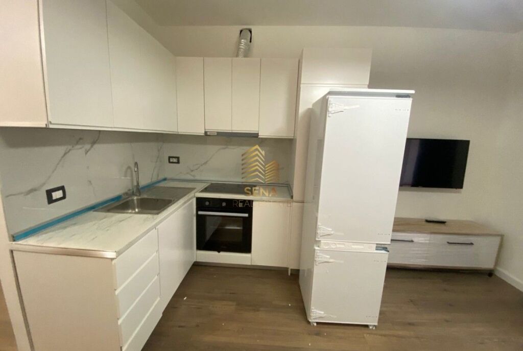 In vendita, Appartamento 1+1+Veranda, Comune di Parigi, 180.000 Euro