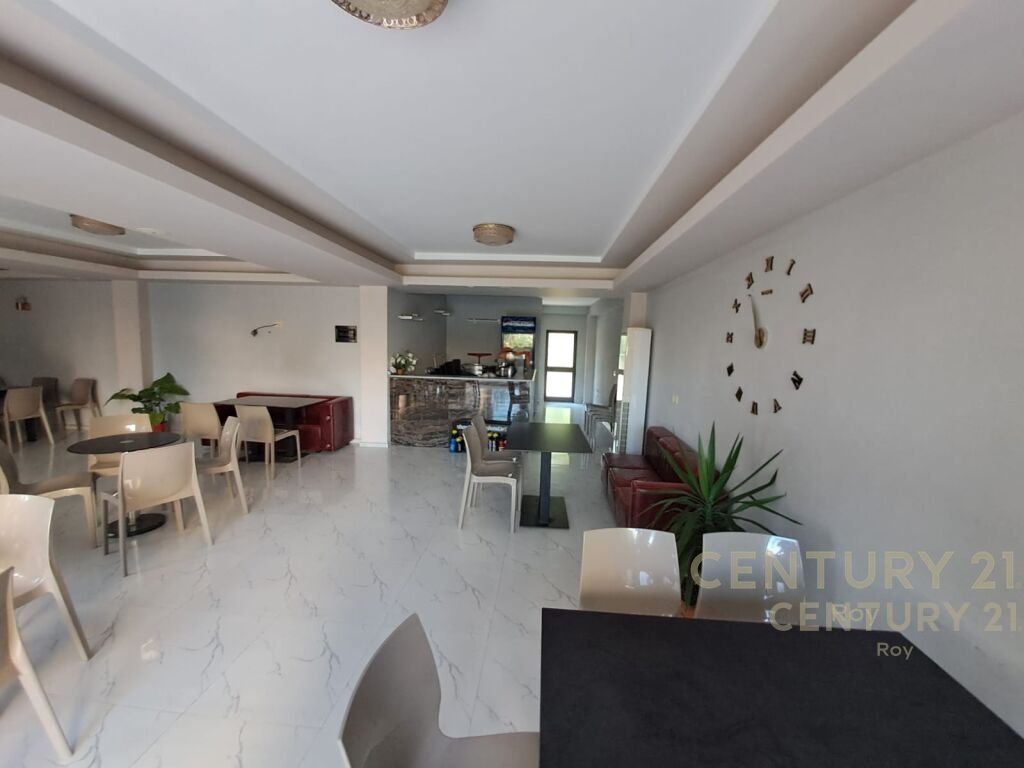 SHITET HOTEL ME 31 DHOMA NE GOLEM!!!