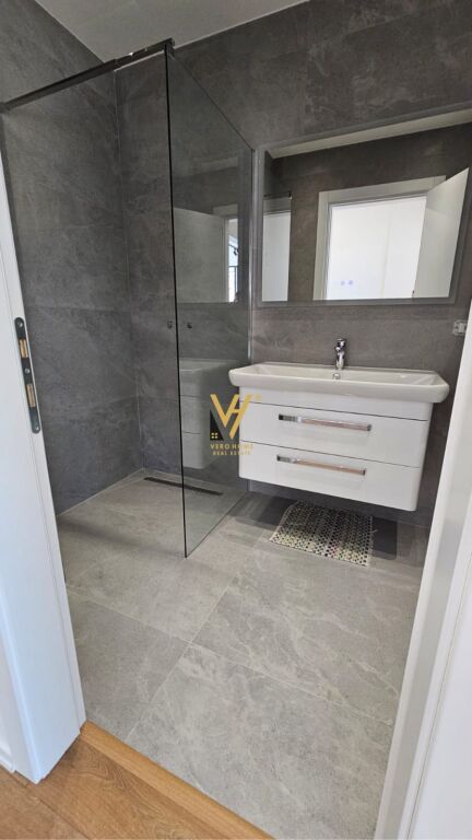 JEPET ZYRE 130 M2 ME QERA TE LAKEVIEW RESIDENCE 1.700 EURO