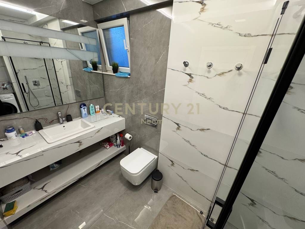 SHITET APARTAMENT 3+1+2 🅿️ LIQENI I THATE FZ 355,000 € Sip. Totale  145m2  Sip. e brendshme  124m2