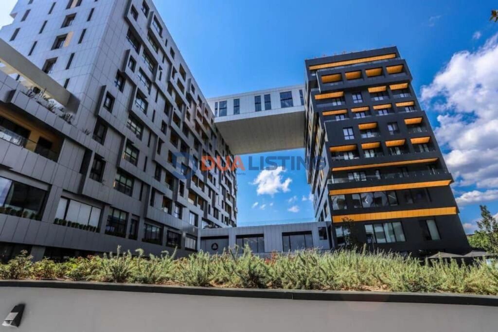 Ambient zyre premium i investuar per shitje, Square 21, Rr Kavajes!