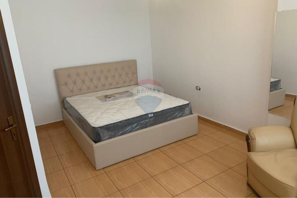 Shitet Apartament 1+1 në Astir