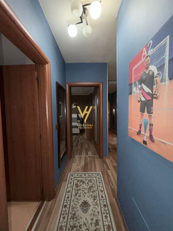 JEPET APARTAMENT 2+1+BLK TE ISH EKSPOZITA SOT 80.000 LEKE