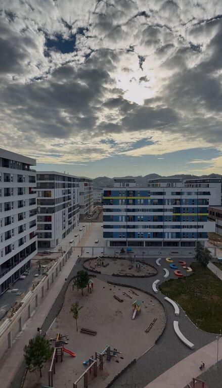 Shitet Apartament 2+1+2 me pamje nga Parku tek Univers City