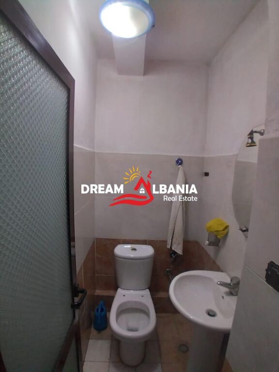 Dyqan ne shitje tek Rruga e Durresit, prane Hotel Colosseo, Tirane (ID 4171223)