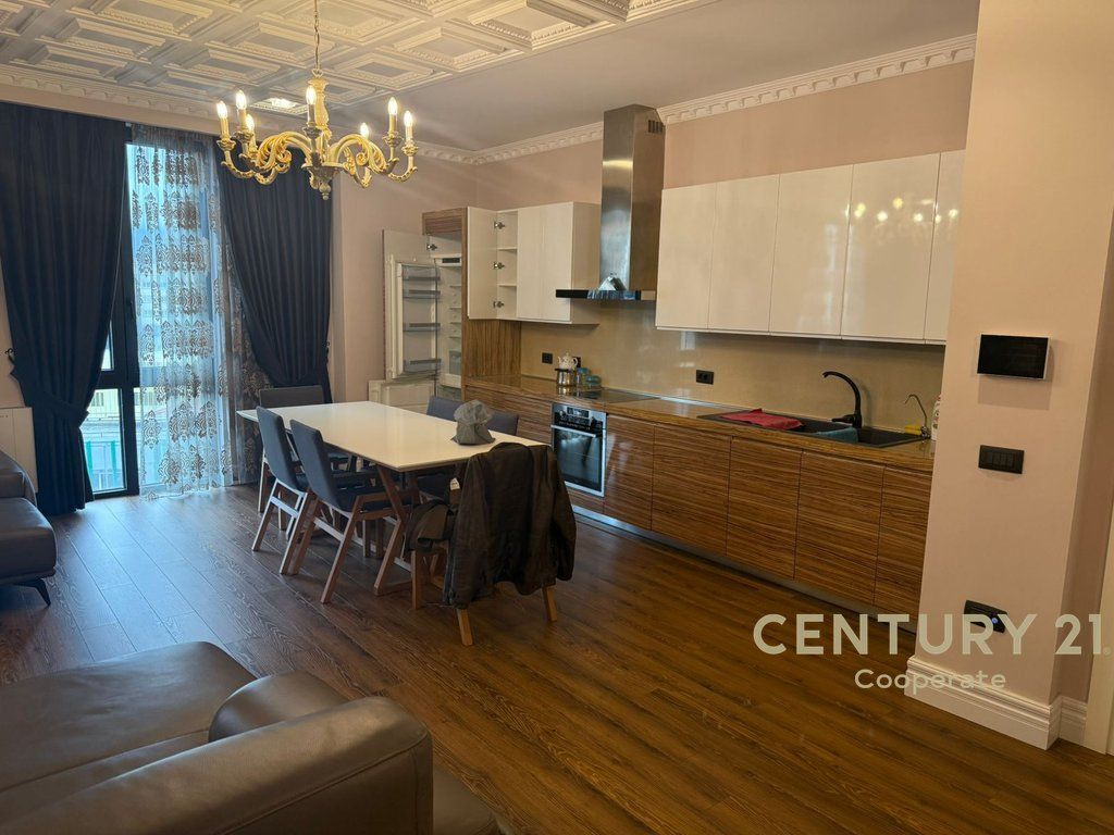 FOR RENT APARTMENT 4+1+2+ PARKING SPACE IN PARK GATE TIRANA, NEAR AIR ALBANIA