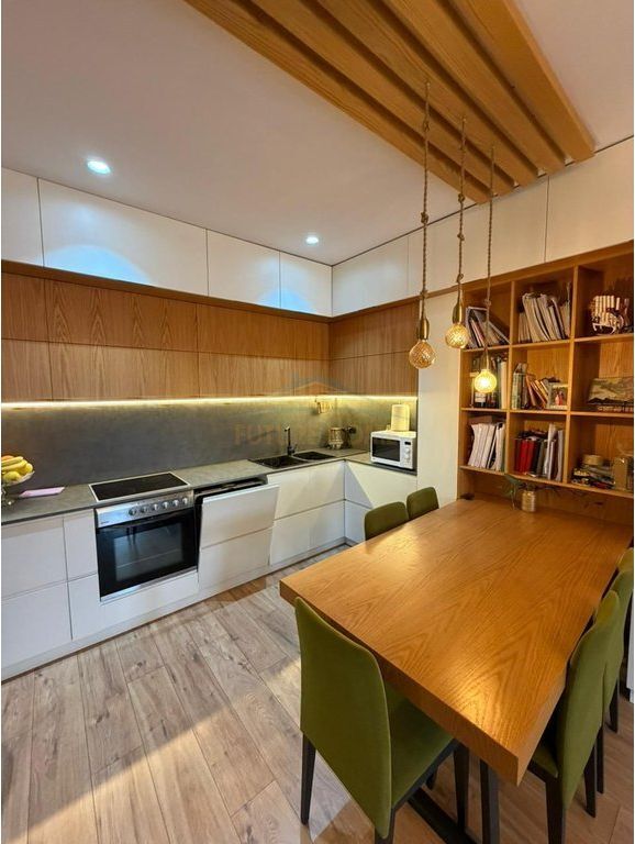 In vendita, appartamento 2+1, Via Gramoz Pashko.