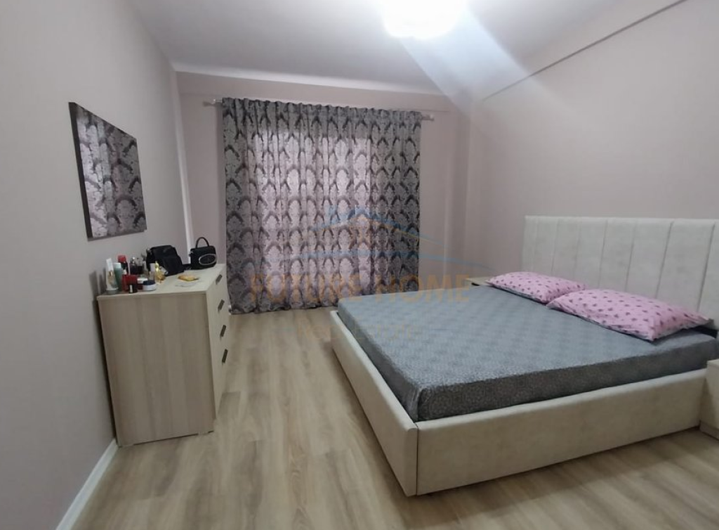Qera, Apartament 2+1+2+Post Parkimi, Rruga 5-Maji, Tirane.