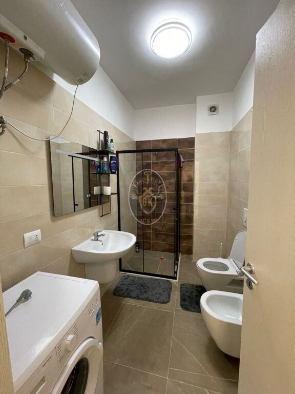 🏡 APARTAMENT ME QERA 2+1 RRUGA E PORTIT DURRES