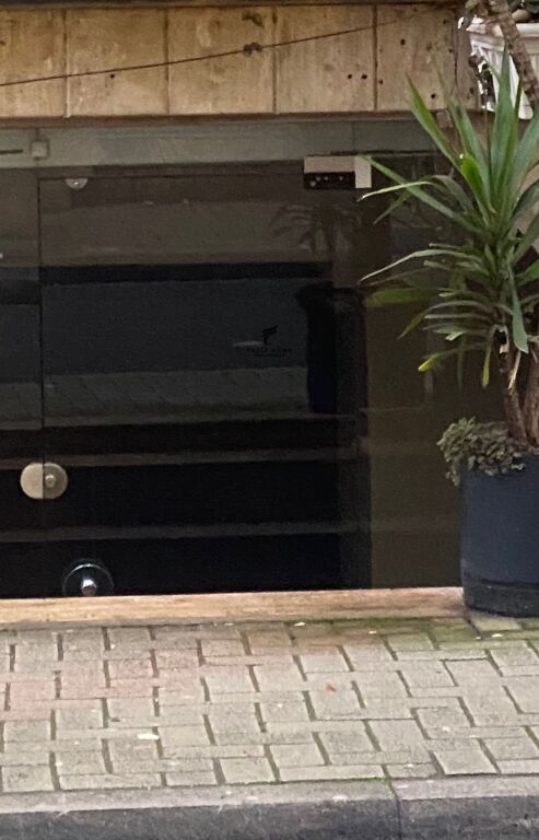 NEGOZIO IN AFFITTO 20 M2 BLOK 60.000 LEKE