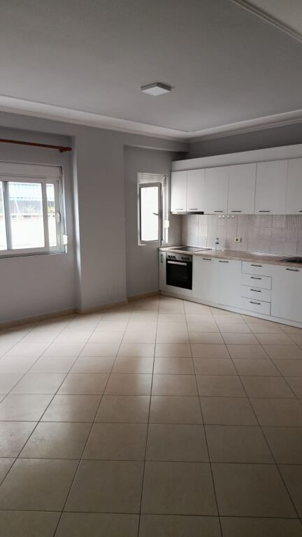 APARTAMENT ME QERA 2+1 SELVIA 55.000 LEKE