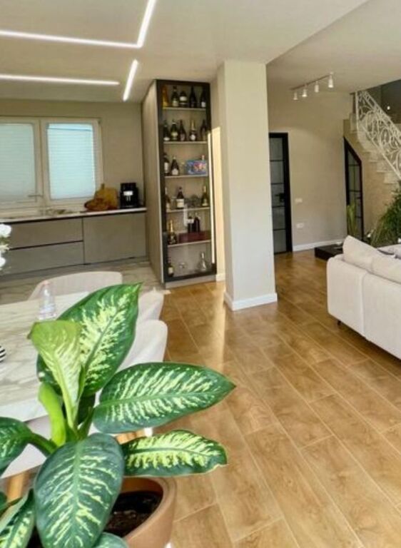 ✨ Okazion – Vilë moderne me 6 dhoma, 1 000 m² truall