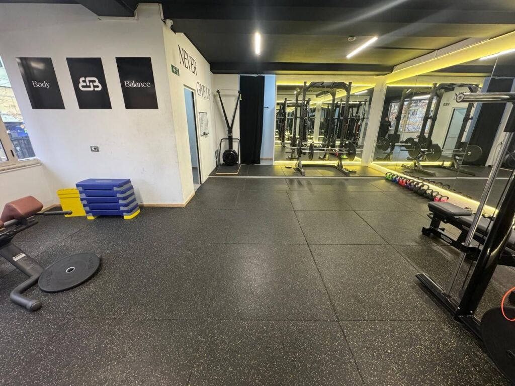 Shitet biznesi palester ne Bllok.