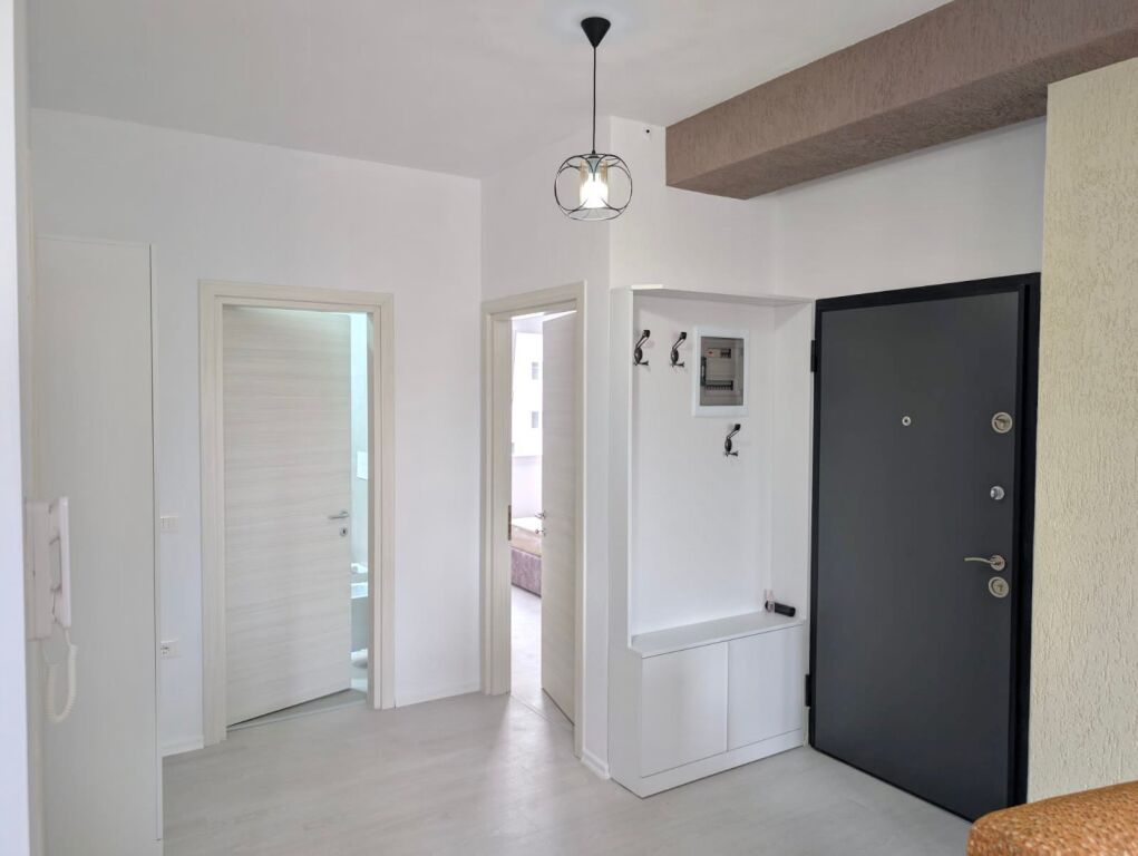 📍 Ish Fusha e Aviacionit – River Residence 🏢 Edificio nuovo – Anno 2025 📐 Superficie: 100 m² 💰 Prezzo: 65.000 ALL / mese 🚀 Facile accesso alla Grande Tangenziale