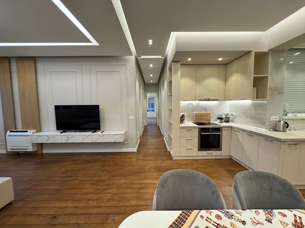 SHITET APARTAMENT 3+1+2 🅿️ LIQENI I THATE FZ 355,000 € Sip. Totale  145m2  Sip. e brendshme  124m2