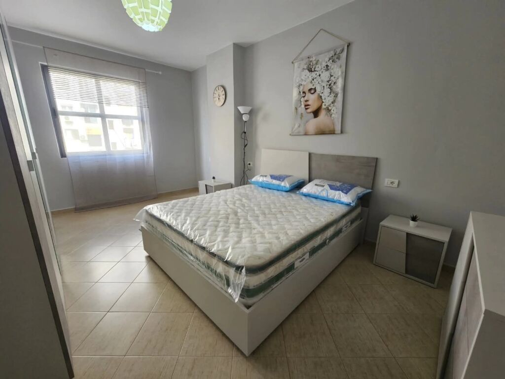 Jepet me qira 2+1 te Concord Center Rr 5 Maji