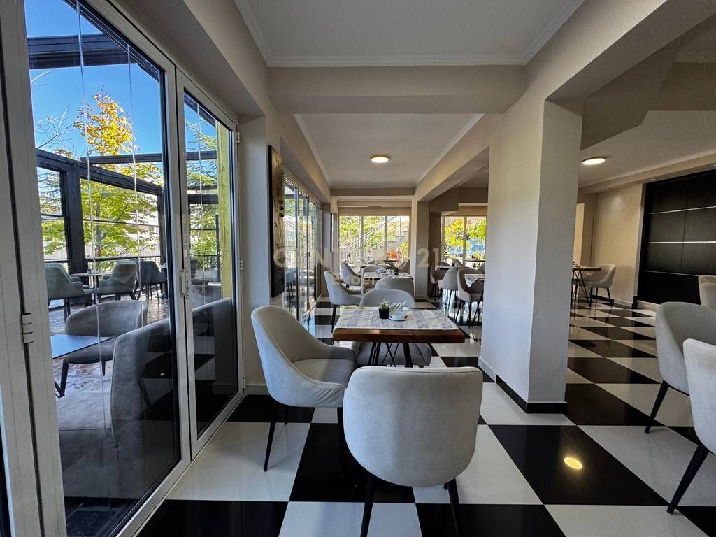 JAPIM ME QIRA HOTEL BAR RESTAURANT! 3,500 € /Muaj