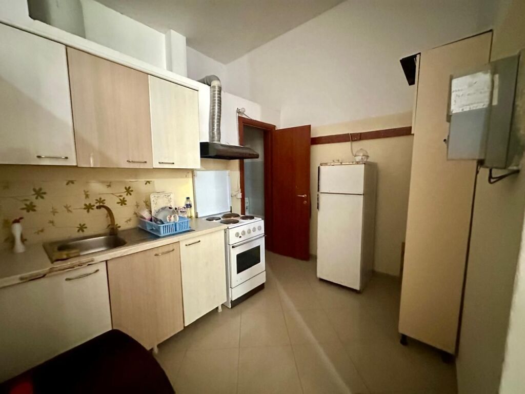 Apartament Ne Shitje Rr. Barrikadave, Tirane