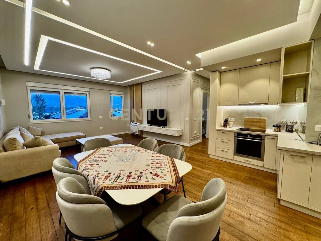 VENDESI SUPER APPARTAMENTO 3+1+2 CON POSTO AUTO VICINO AL LAGO ASCIUTTO