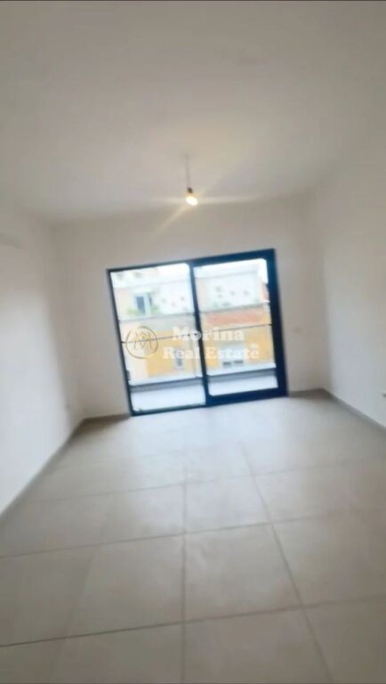 Qera | Apartament 2 + 1+2+2bllk | Rruga e Barrikadave | 600 €/muaj