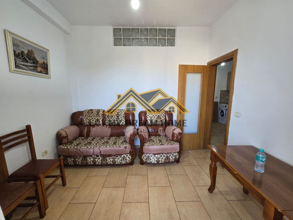 JEPET ME QIRA APARTAMENT 1+1 TE URA E DAJLANIT, PLAZH