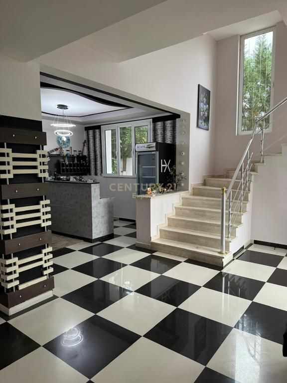 JAPIM ME QIRA HOTEL BAR RESTAURANT! 3,500 € /Muaj