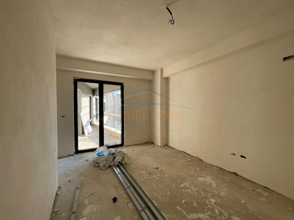 Shitet apartament 2+1+2+post parkimi Rezidenca Novus Bulevardi i Ri