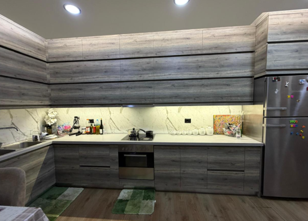 Shitet Apartament 2+1 – Komuna e Parisit