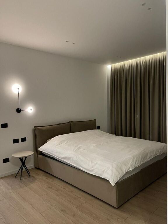 Jepet me qera  apartamenti 2+1 tek Etc 2000€