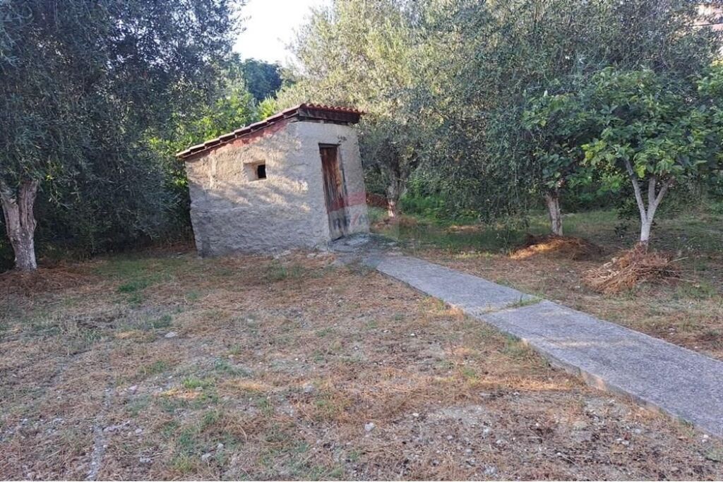 Shtëpi Private 2+1 në Shitje