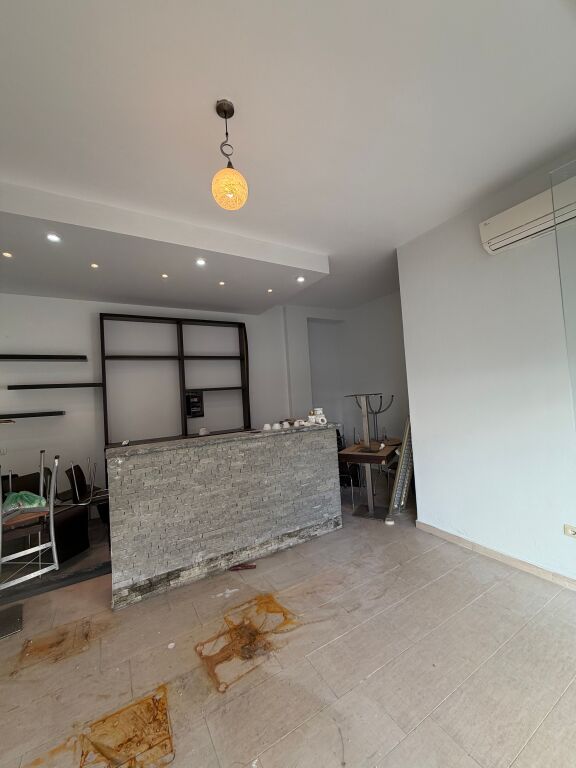 Dyqan me qera plazh durres