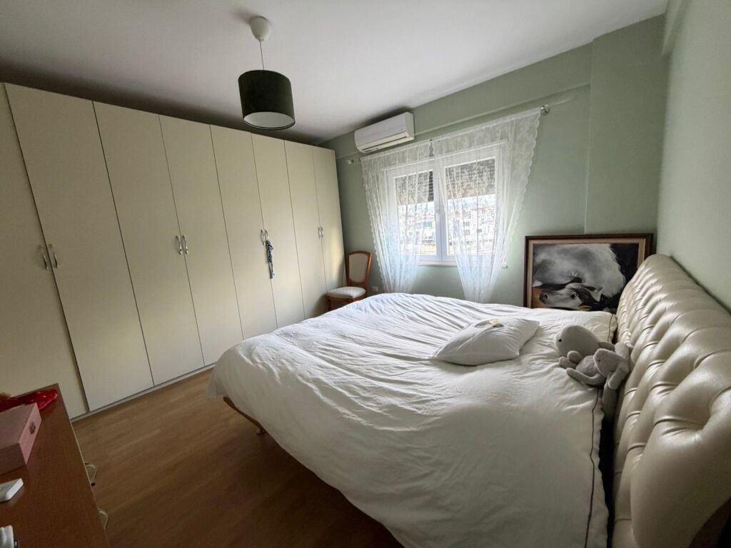 Shitet Apartament te Liqeni Thatë