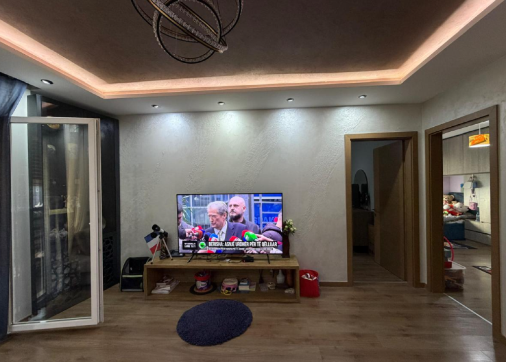 Shitet Apartament 2+1 – Komuna e Parisit