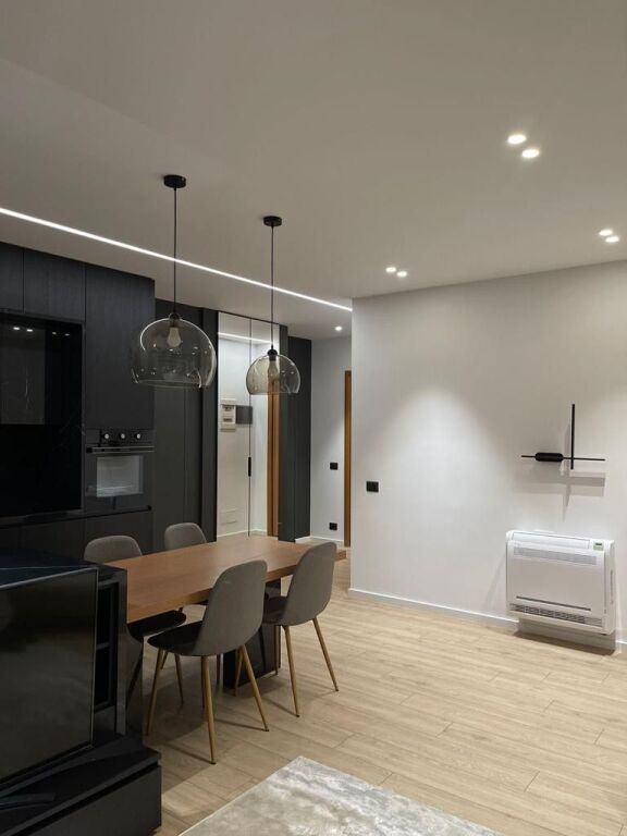 Jepet me qera  apartamenti 2+1 tek Etc 2000€