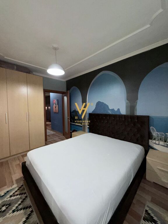 JEPET APARTAMENT 2+1+BLK TE ISH EKSPOZITA SOT 80.000 LEKE