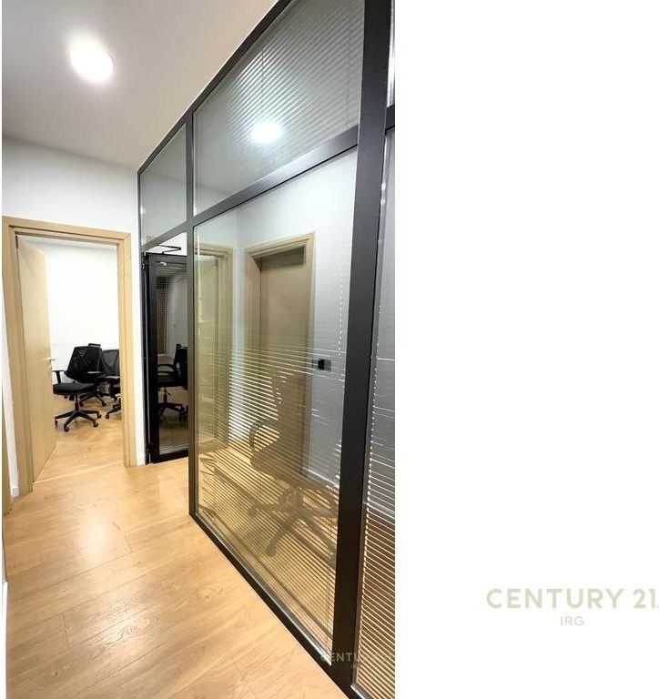 ZYRE ME QERA OPEN SPACE TE HILTON, PRANE DELIJORGJIT!