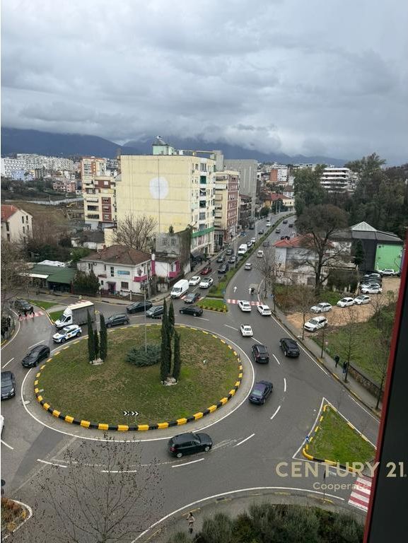 FOR RENT APARTMENT 4+1+2+ PARKING SPACE IN PARK GATE TIRANA, NEAR AIR ALBANIA
