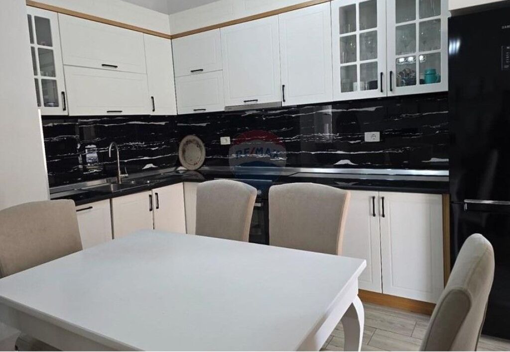 Appartamento - In Affitto - Complesso Delijorgji, Tirana(ID: 530171090-1888)