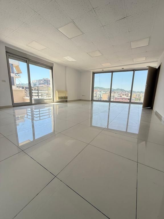 🏢 OFFICE SPACE FOR RENT – NEAR THE BLOCK