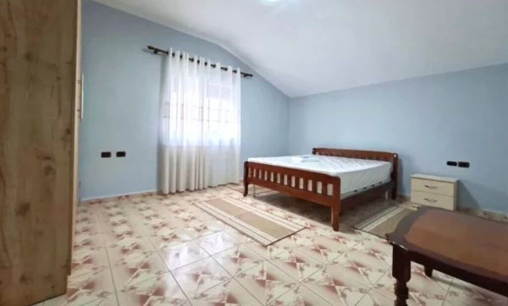 Jepet Me Qira : Apartament 2+1 &amp; 1 BLLK (Laprakë / Rr.Azem Galica ) ️ Hera e parë me qera  42.000 Lek